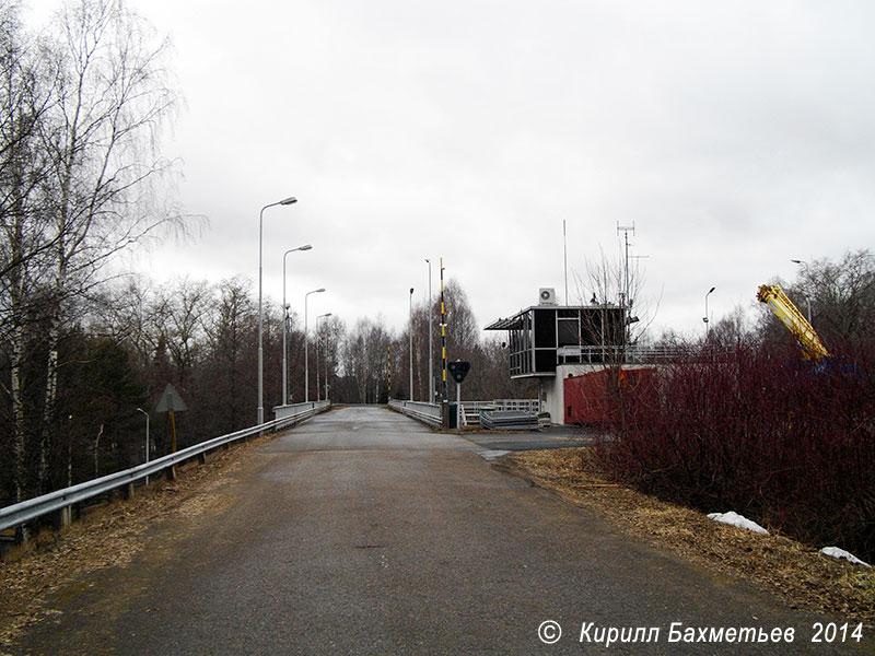 Разводной мост на шлюзе "Брусничное"