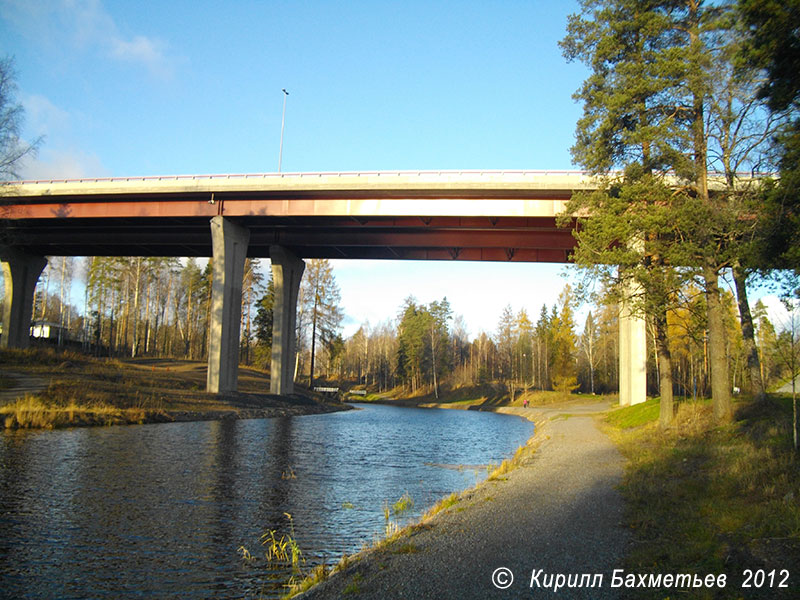 Мост через старое и новое русло Сайменского канала у шлюза "Мялкия"