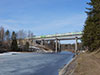 Междугородний поезд Йоэнсу - Хельсинки на мосту через Сайменский канал